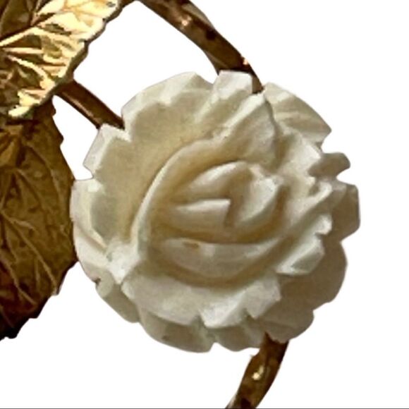 Vintage Ivory and Gold Filled Carved Resin Rose Brooch - Picture 2 of 5